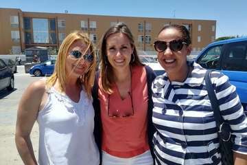 Ciudadanos, de pateo por la zona comercial abierta del centro de la ciudad (Foto TA)