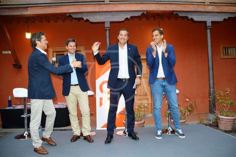 Momento del acto de esta noche en la Casa Condal (Foto TA)