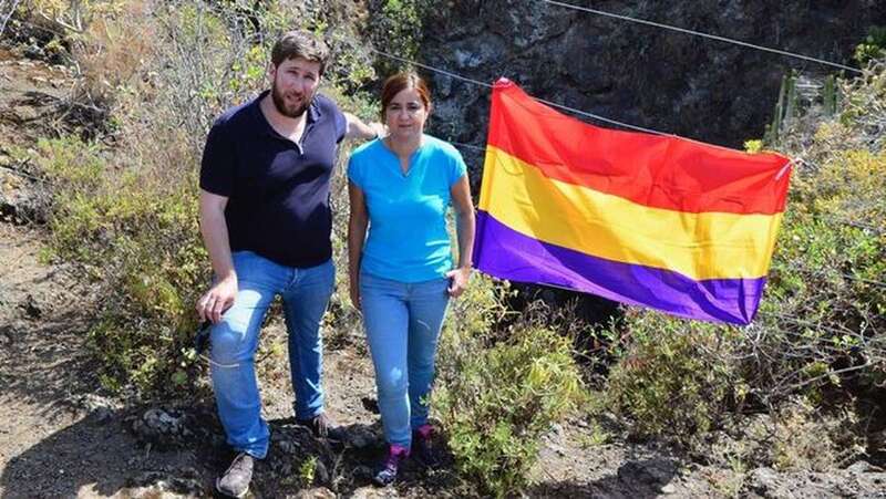 Miguel Urbán y Esther González, en la Sima de Jinámar (Foto TA)