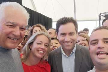 Teodoro Egea en Telde, reparto de papeletas y programa electoral por los barrios y acto del PP en Infecar (Foto TA)