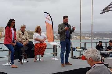 Cs de Telde asume el compromiso de Javier Nart de la lucha por medio marino (Foto TA)