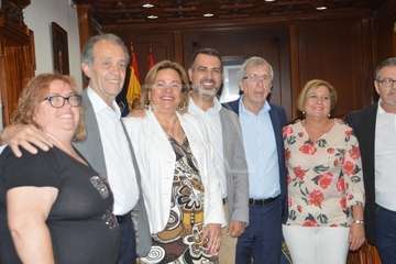 Emoción y ocurrencias en el adiós (Foto TA)