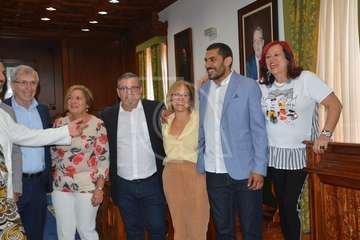 Emoción y ocurrencias en el adiós (Foto TA)