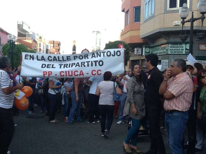 Manifestación en Telde por el cierre de las escuelas infantiles (Foto TA)