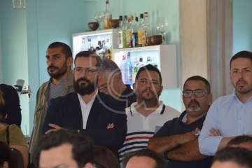 Alejandro Ramos, Héctor Suárez y Juan Antonio Peña, este mediodía en el acto de entrega de banderas azules celebrado en Melenara (Foto TA)