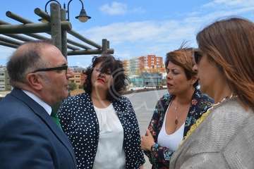 Carmen Hernández, alcaldesa en funciones, hoy en Melenara (Foto TA)