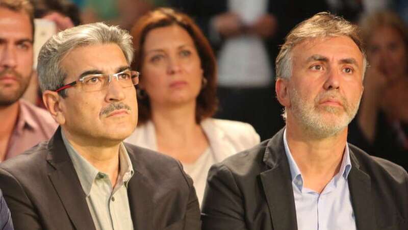 Román Rodríguez (NC) junto a Ángel Víctor Torres (PSOE) (Foto Alejandro Ramos)