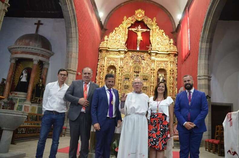 Al término del Pleno, Héctor Suárez se dirigió a la Basílica junto a Juan Martel, Jonay López, Lidia Mejías y Pablo Rodríguez (Foto TA)