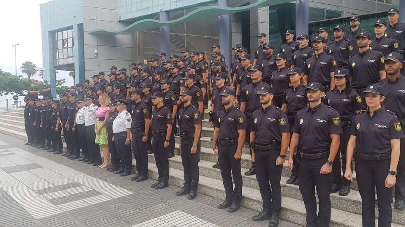 Los agentes se presentaron este martes en la Jefatura Superior (Foto TA)