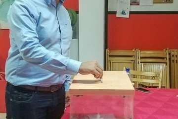 Votación en Telde sobre el pacto en el Cabildo grancanario (Foto TA)