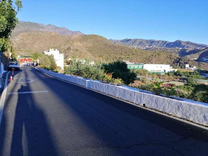 Los operarios municipales llevan semanas trabajando en el barrio (Foto TA)