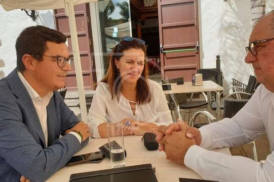 Pablo Rodríguez repasa con Martel, alcalde en funciones, la actualidad política de Telde (Foto TA)