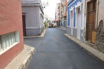 Alegría vecinal y empresarial por el asfaltado de calles en Los Llanos (Foto TA)