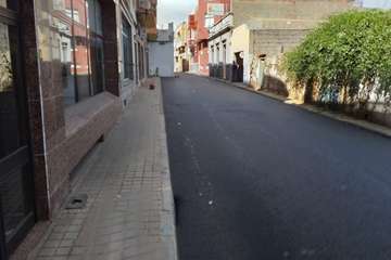 Alegría vecinal y empresarial por el asfaltado de calles en Los Llanos (Foto TA)