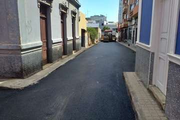 Alegría vecinal y empresarial por el asfaltado de calles en Los Llanos (Foto TA)