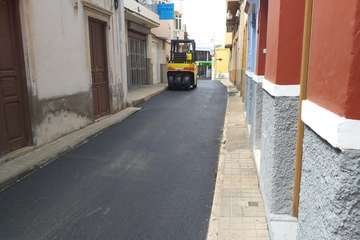 Alegría vecinal y empresarial por el asfaltado de calles en Los Llanos (Foto TA)