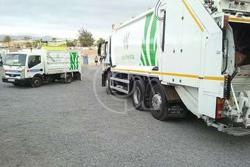 Trabajos de limpieza de la playa de Melenara y todo su entorno (Foto TA)