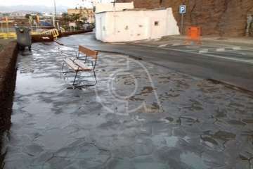 Trabajos de limpieza de la playa de Melenara y todo su entorno (Foto TA)