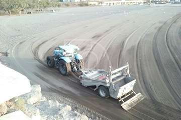 Trabajos de limpieza de la playa de Melenara y todo su entorno (Foto TA)