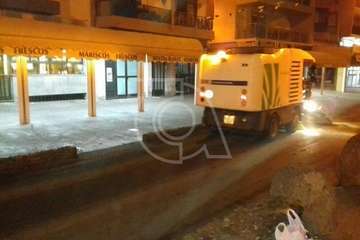 Trabajos de limpieza de la playa de Melenara y todo su entorno (Foto TA)