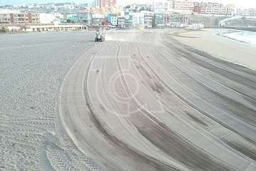 Trabajos de limpieza de la playa de Melenara y todo su entorno (Foto TA)