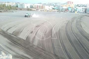 Trabajos de limpieza de la playa de Melenara y todo su entorno (Foto TA)