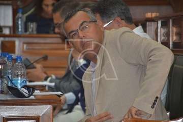 Telde desterra el plástico del salón de Plenos (Foto TA)