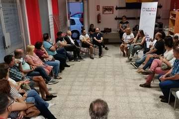 Reunión de las candidatas de Podemos por Las Palmas con militantes de Telde (foto TA)