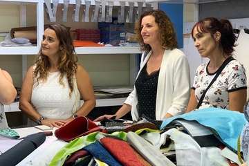 La consejera insular Sara Ramírez conoce los proyectos de Adsis en Las Remudas (Foto TA)