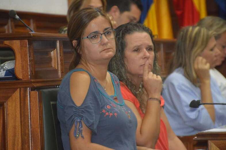 Esther González y Rosa Vega, concejalas de Unidas Podemos en Telde (Foto TA)
