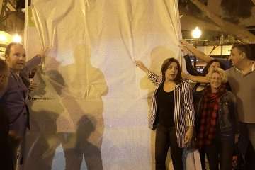 Tradicional pegada de carteles de NC-CC en la plaza de Los Llanos (Foto TA)