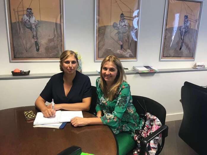 La consejera insular Isabel Mena y la concejala socialista de Telde, Soledad Hernández (Foto TA)