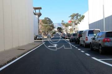 El alquitrán cambia la faz de 18 calles de la zona industrial de Salinetas (Foto TA)