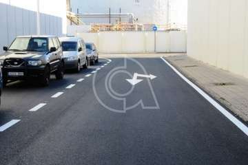 El alquitrán cambia la faz de 18 calles de la zona industrial de Salinetas (Foto TA)