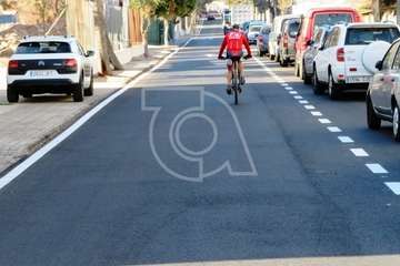 El alquitrán cambia la faz de 18 calles de la zona industrial de Salinetas (Foto TA)