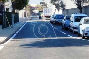 El alquitrán cambia la faz de 18 calles de la zona industrial de Salinetas (Foto TA)