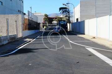 El alquitrán cambia la faz de 18 calles de la zona industrial de Salinetas (Foto TA)