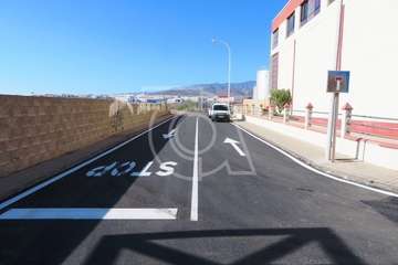 El alquitrán cambia la faz de 18 calles de la zona industrial de Salinetas (Foto TA)