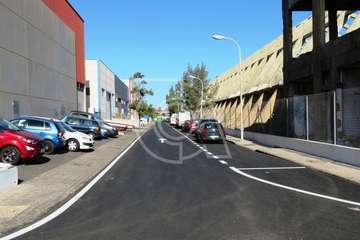 El alquitrán cambia la faz de 18 calles de la zona industrial de Salinetas (Foto TA)