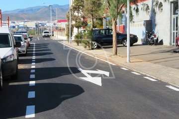 El alquitrán cambia la faz de 18 calles de la zona industrial de Salinetas (Foto TA)