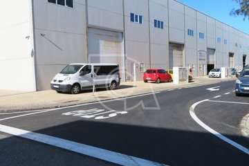 El alquitrán cambia la faz de 18 calles de la zona industrial de Salinetas (Foto TA)