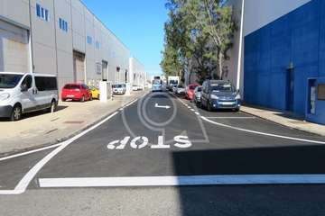 El alquitrán cambia la faz de 18 calles de la zona industrial de Salinetas (Foto TA)