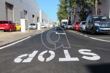 El alquitrán cambia la faz de 18 calles de la zona industrial de Salinetas (Foto TA)