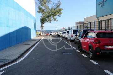 El alquitrán cambia la faz de 18 calles de la zona industrial de Salinetas (Foto TA)