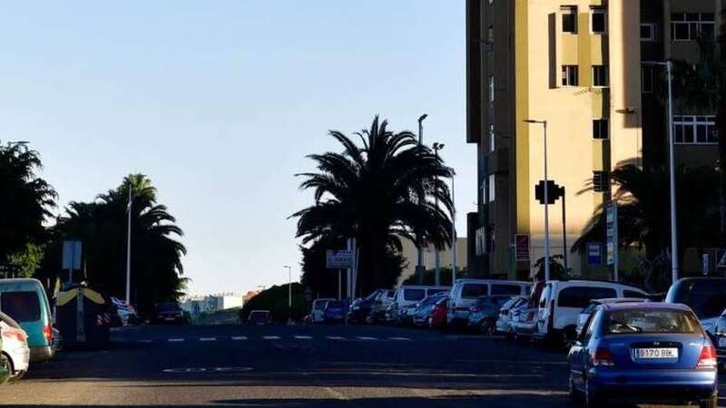 Algunas calles de Jinámar ya cuentan con iluminación led, por lo que el Ayuntamiento quiere completar las vías que faltan con esta ayuda (Foto Canarias7 / Juan Carlos Alonso)