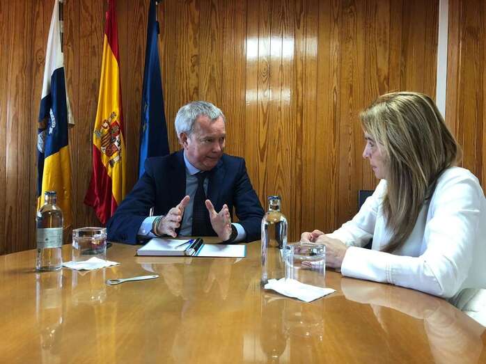 Imagen de la reunión de Soledad Hernández y Sebastián Franquis (Foto TA)