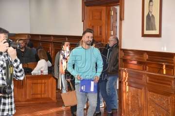 Juan Antonio Peña, ayer en los estudios de Radio Faycán y hoy en el Pleno ordinario de enero (Foto TA y Francisco Javier Santana)