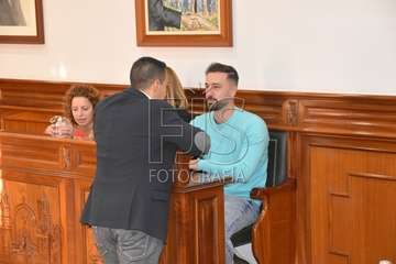 Juan Antonio Peña, ayer en los estudios de Radio Faycán y hoy en el Pleno ordinario de enero (Foto TA y Francisco Javier Santana)
