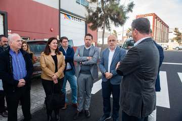 El Cabildo comprueba las obras en el polígono de Cruz de La Gallina y Salinetas (Foto TA)