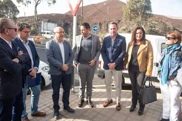 El Cabildo comprueba las obras en el polígono de Cruz de La Gallina y Salinetas (Foto TA)